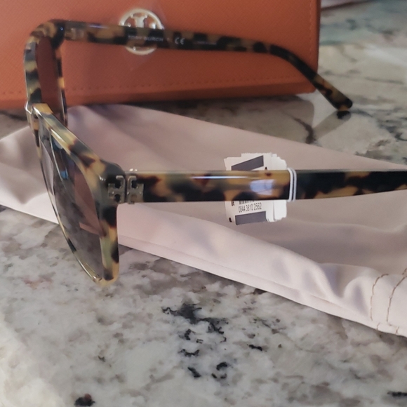 Tory Burch Sunglasses - Picture 4 of 4